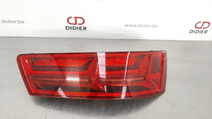 Luz trasera derecha de un Audi Q7 (4MB/4MG) 3.0 TDI V6 24V e-tron plug-in hybrid 2017