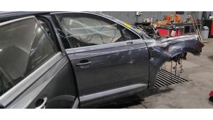 Używane Drzwi prawe przednie wersja 4-drzwiowa Audi Q7 (4MB/4MG) 3.0 TDI V6 24V e-tron plug-in hybrid Cena € 381,15 Z VAT oferowane przez Autohandel Didier