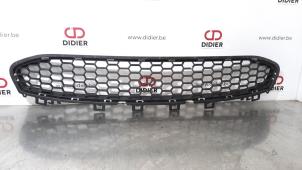 Used Bumper grille BMW X6 (F16) M Turbo 4.4i V8 32V Price € 66,55 Inclusive VAT offered by Autohandel Didier