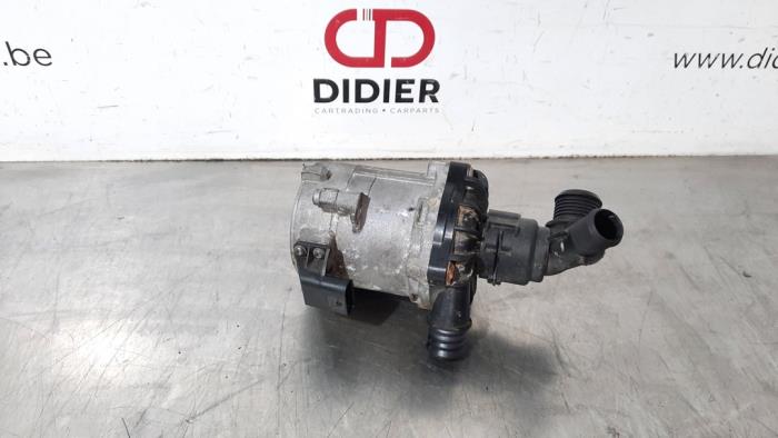 Begagnade Extra vattenpump BMW X6 (F16) M Turbo 4.4i V8 32V Pris € 133,10 Inklusive moms erbjuds av Autohandel Didier