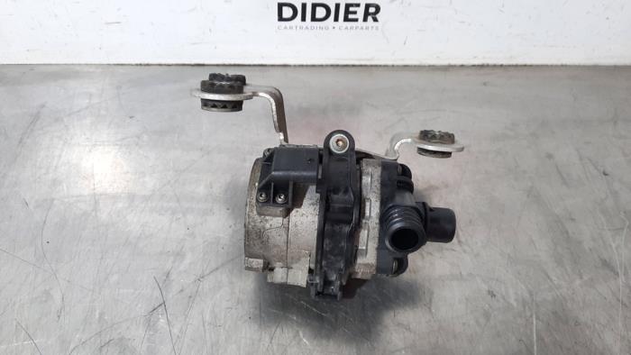Begagnade Extra vattenpump BMW X6 (F16) M Turbo 4.4i V8 32V Pris € 133,10 Inklusive moms erbjuds av Autohandel Didier