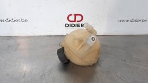 Used Expansion vessel Peugeot 5008 I (0A/0E) 1.6 HDiF 16V Price € 18,15 Inclusive VAT offered by Autohandel Didier