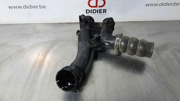 Gebrauchte Intercooler Rohr Peugeot 308 (L3/L8/LB/LH/LP) 1.6 BlueHDi 100 Preis € 30,25 Mit Mehrwertsteuer angeboten von Autohandel Didier