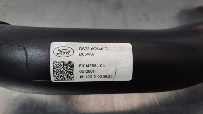 Tubo intercooler de un Ford S-Max (WPC) 2.0 TDCi 150 16V 2015