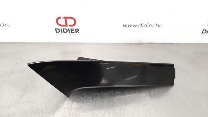 Spoiler tailgate from a Nissan X-Trail (T32) 1.6 Energy dCi All Mode 2018