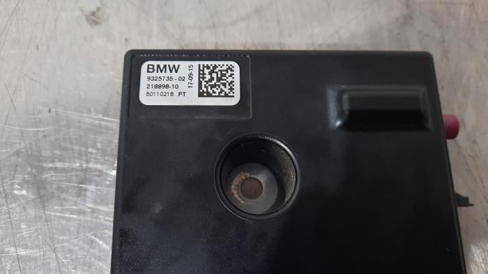 Antenne amplificateur d'un BMW X1 (F48) sDrive 18d 2.0 16V 2015