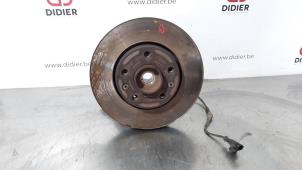 Usagé Fusée avant droit Dacia Duster (HS) 1.5 dCi Prix € 102,85 Prix TTC proposé par Autohandel Didier