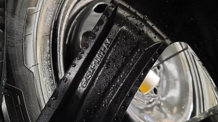 Spare wheel from a Land Rover Range Rover IV (LG) 3.0 SDV6 24V 2019