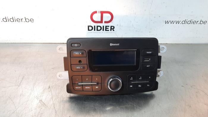 Radio from a Dacia Duster (HS) 1.5 dCi 2017