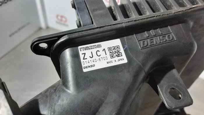 Obudowa filtra powietrza z Mazda 2 (DE) 1.3 16V MZR 2014