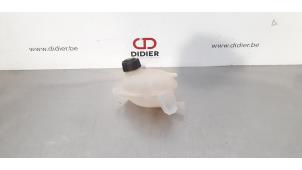 Used Expansion vessel Renault Clio IV (5R) 0.9 Energy TCE 90 12V Price € 18,15 Inclusive VAT offered by Autohandel Didier