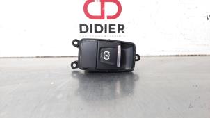 Used Parking brake switch BMW X2 (F39) sDrive 18i 1.5 12V TwinPower Turbo Price € 36,30 Inclusive VAT offered by Autohandel Didier