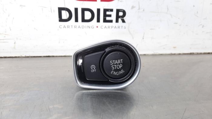 Start/Stopp Schalter van een BMW X2 (F39) sDrive 18i 1.5 12V TwinPower Turbo 2018