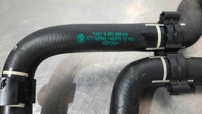 Radiator hose from a BMW 2 serie Active Tourer (F45) 216d 1.5 TwinPower Turbo 12V 2020