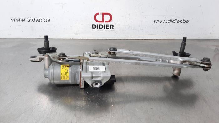 Wiper motor + mechanism from a Kia Sportage (QL) 1.6 CRDi 16V 136 2019