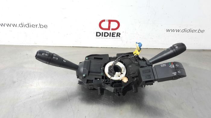 Interruptor combinado columna de dirección de un Dacia Duster (HS) 1.5 dCi 2016