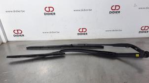 Used Set of wiper blades Hyundai i30 Wagon (PDEF5) 1.0 T-GDI 12V Price € 30,25 Inclusive VAT offered by Autohandel Didier