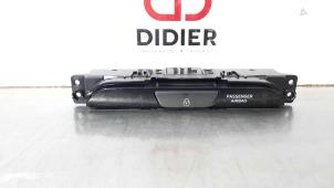 Used Central locking switch Hyundai i30 Wagon (PDEF5) 1.0 T-GDI 12V Price € 36,30 Inclusive VAT offered by Autohandel Didier