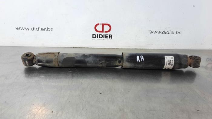 Rear shock absorber, right from a Volkswagen Amarok 2.0 BiTDI 16V 180 2016