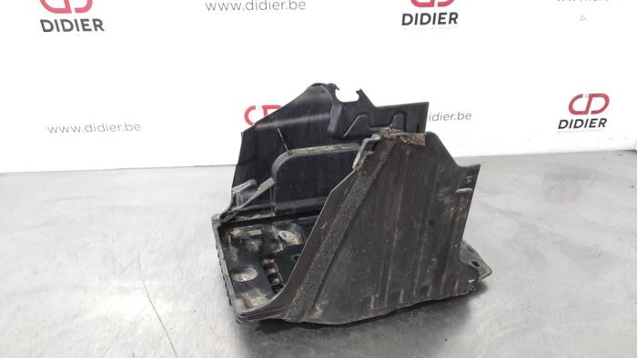 Gebrauchte Batterieträger Volvo V60 Cross Country I (FZ) 2.0 D3 16V Preis € 30,25 Mit Mehrwertsteuer angeboten von Autohandel Didier