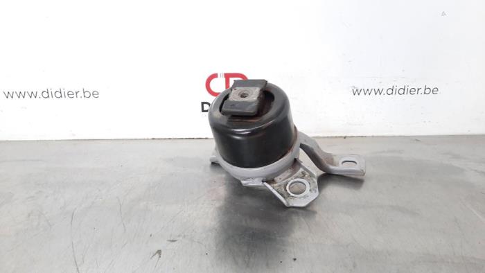 Used Engine mount Volvo V60 Cross Country I (FZ) 2.0 D3 16V Price € 24,20 Inclusive VAT offered by Autohandel Didier