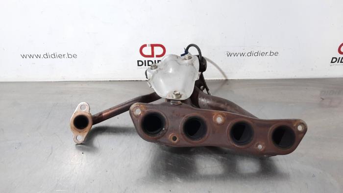 Exhaust manifold from a Toyota Prius Plus (ZVW4) 1.8 16V 2018