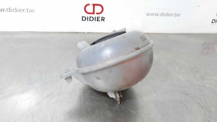 Expansion vessel from a Volkswagen Tiguan (AD1) 2.0 TDI 16V 4Motion 2016