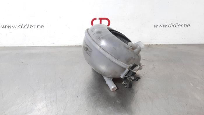 Expansion vessel from a Volkswagen Tiguan (AD1) 2.0 TDI 16V 4Motion 2016