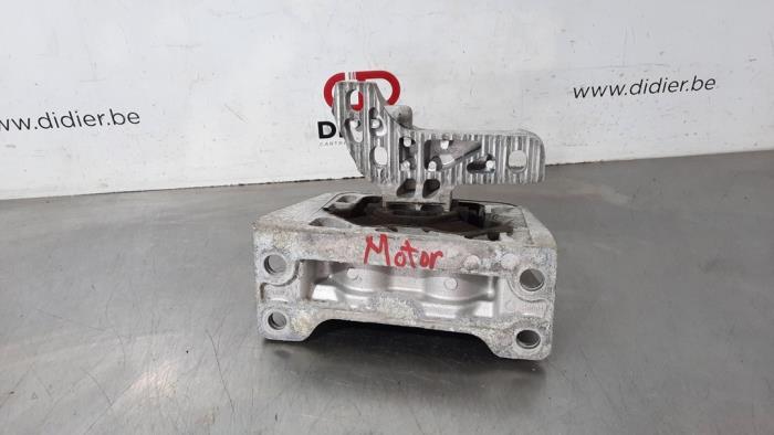 Used Engine mount Renault Master III (FV) 2.3 dCi 125 16V FWD Price € 30,25 Inclusive VAT offered by Autohandel Didier