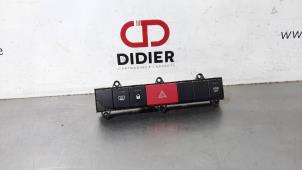 Used Panic lighting switch Citroen Jumper (U9) 3.0 HDi 180 Euro 5 Price € 36,30 Inclusive VAT offered by Autohandel Didier