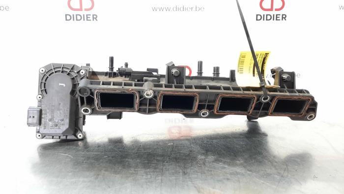 Intake manifold from a Dacia Duster (HS) 1.2 TCE 16V 2017