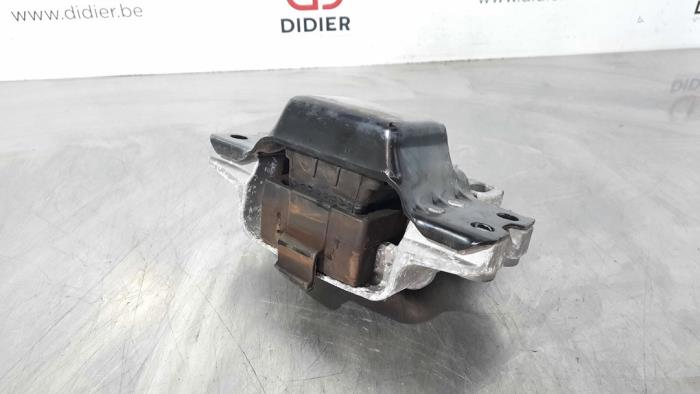 Motorlager van een Volkswagen Caddy IV 2.0 TDI 150 2018