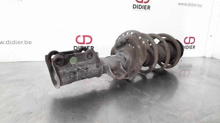 Fronts shock absorber, left from a Hyundai i10 (B5) 1.0 12V 2016