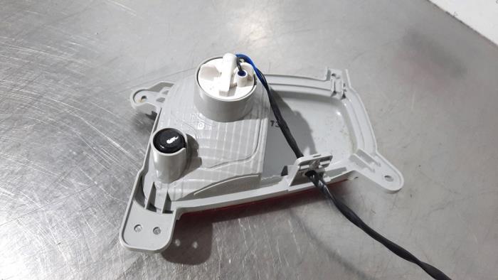 Pare-chocs réflecteur arrière gauche d'un Kia Picanto (JA) 1.0 12V 2019