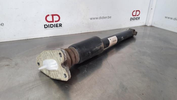 Rear shock absorber, left from a BMW 3 serie (F30) 316d 2.0 16V 2018