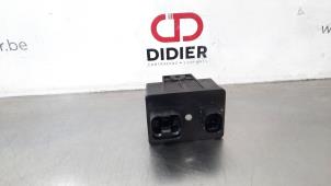 Used Glow plug relay Jeep Cherokee (KL) 2.2 Multijet II 16V 4x4 Price € 30,25 Inclusive VAT offered by Autohandel Didier