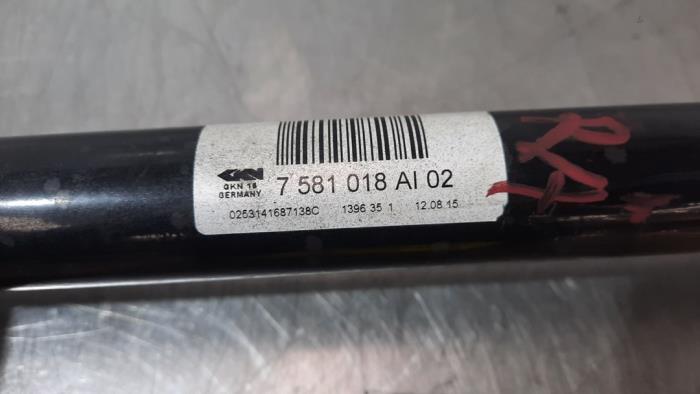 Drive shaft, rear right from a BMW 5 serie Touring (F11) 535d xDrive 24V 2016