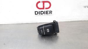 Gebrauchte Handbremse Schalter BMW X4 (F26) xDrive20d 16V Preis € 36,30 Mit Mehrwertsteuer angeboten von Autohandel Didier