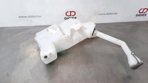 Used Front windscreen washer reservoir Nissan Qashqai (J11) 1.2 DIG-T 16V Price € 30,25 Inclusive VAT offered by Autohandel Didier