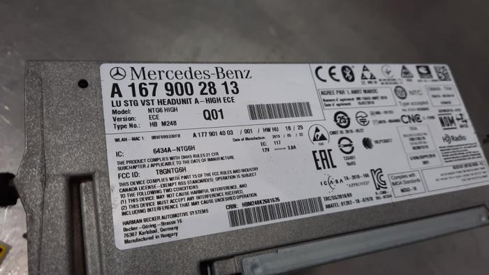 Module radio d'un Mercedes-Benz A (177.0) 1.3 A-180 Turbo 16V 2019