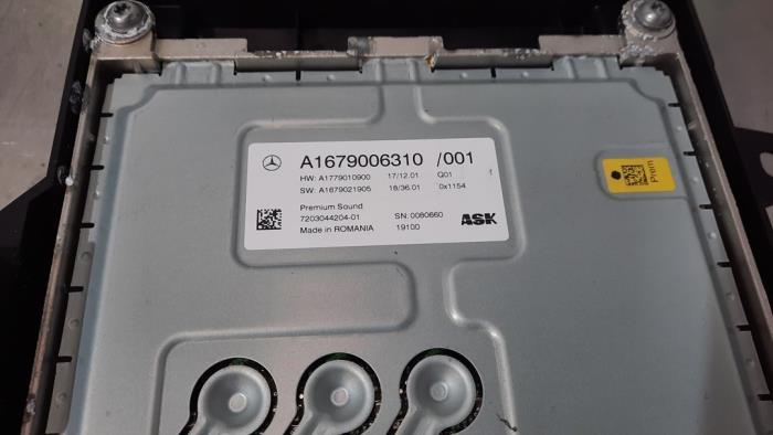 Amplificateur radio d'un Mercedes-Benz A (177.0) 1.3 A-180 Turbo 16V 2019