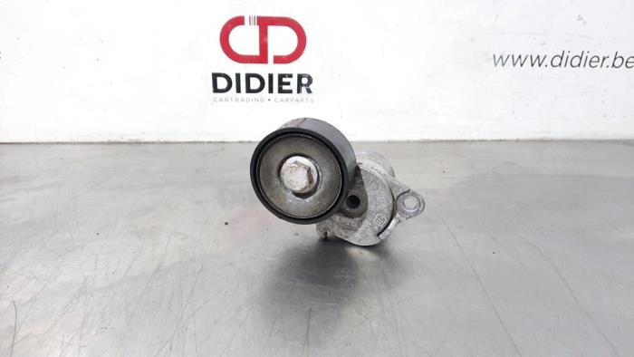 Usados Rodillo tensor correa múltiple Volkswagen Golf VII (AUA) 2.0 GTI 16V Performance Package Precio € 30,25 IVA incluido ofrecido por Autohandel Didier