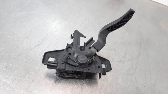 Bonnet lock mechanism from a Dacia Duster (SR) 1.3 TCE 130 16V 2021