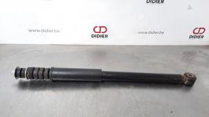 Used Rear shock absorber, right Dacia Duster (SR) 1.3 TCE 130 16V Price € 54,45 Inclusive VAT offered by Autohandel Didier