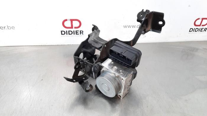 Begagnade ABS-pump Toyota Corolla Touring Sport (E21/EH1) 1.8 16V Hybrid Pris € 163,35 Inklusive moms erbjuds av Autohandel Didier