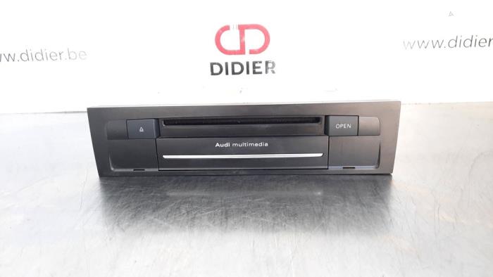 CD player from a Audi Q7 (4LB) 3.0 TDI V6 24V 2014