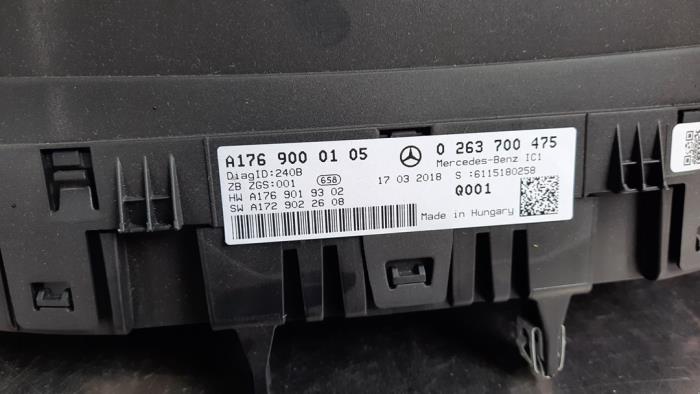 Compteur kilométrique KM d'un Mercedes-Benz A (W176) 1.5 A-180 CDI, A-180d 16V 2018