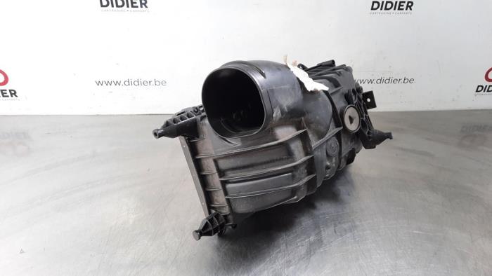 Gebrauchte Luftfiltergehäuse Landrover Range Rover IV (LG) 4.4 SDV8 32V Preis € 133,10 Mit Mehrwertsteuer angeboten von Autohandel Didier