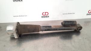 Used Rear shock absorber, right Landrover Range Rover IV (LG) 4.4 SDV8 32V Price € 193,60 Inclusive VAT offered by Autohandel Didier