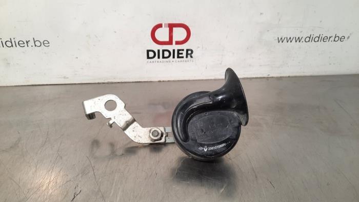 Horn from a Renault Talisman (RFDL) 1.6 dCi 130 2017